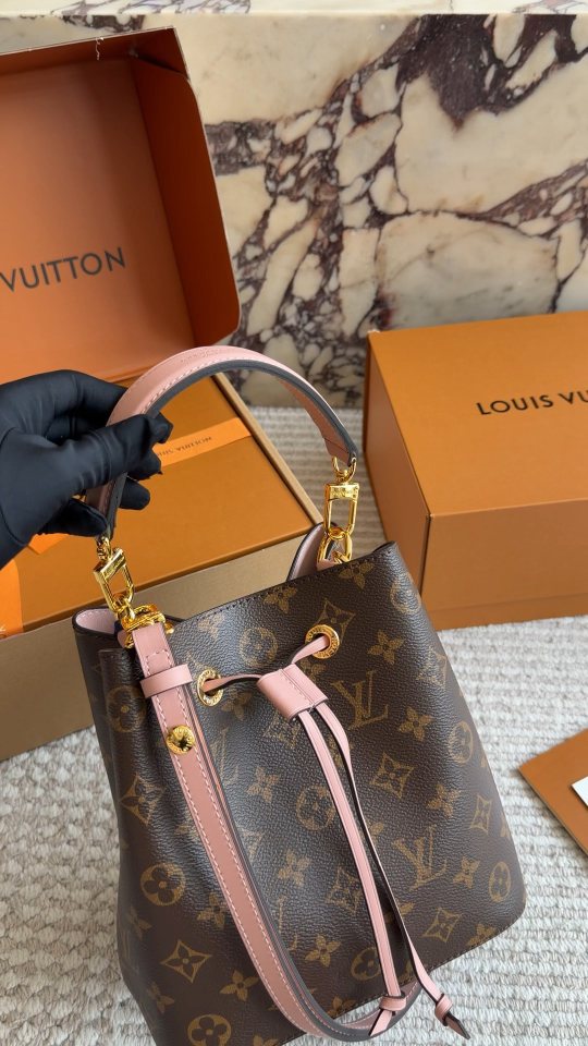 Louis Vuitton Neonoe Monogram Bucket Bag — hero