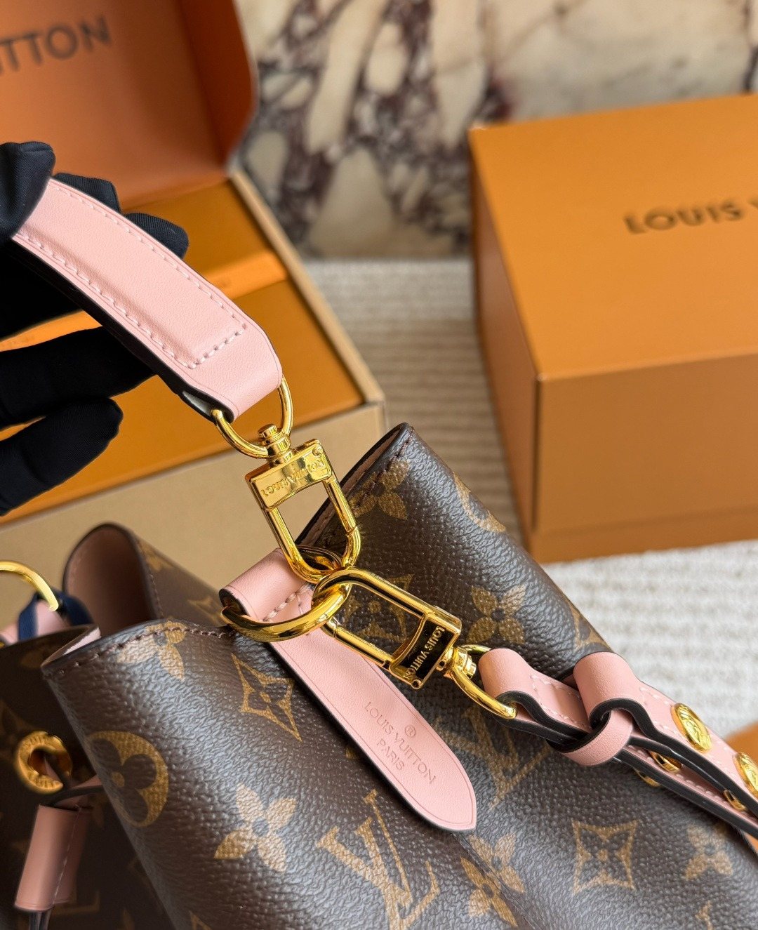 Louis Vuitton Neonoe Monogram Bucket Bag — detail