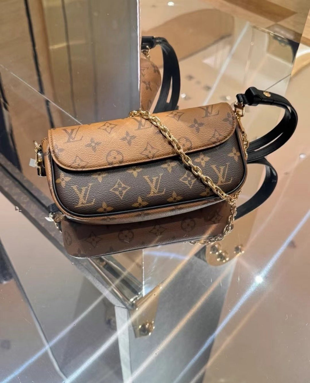 Louis Vuitton Ivy Monogram Wallet on Chain — side
