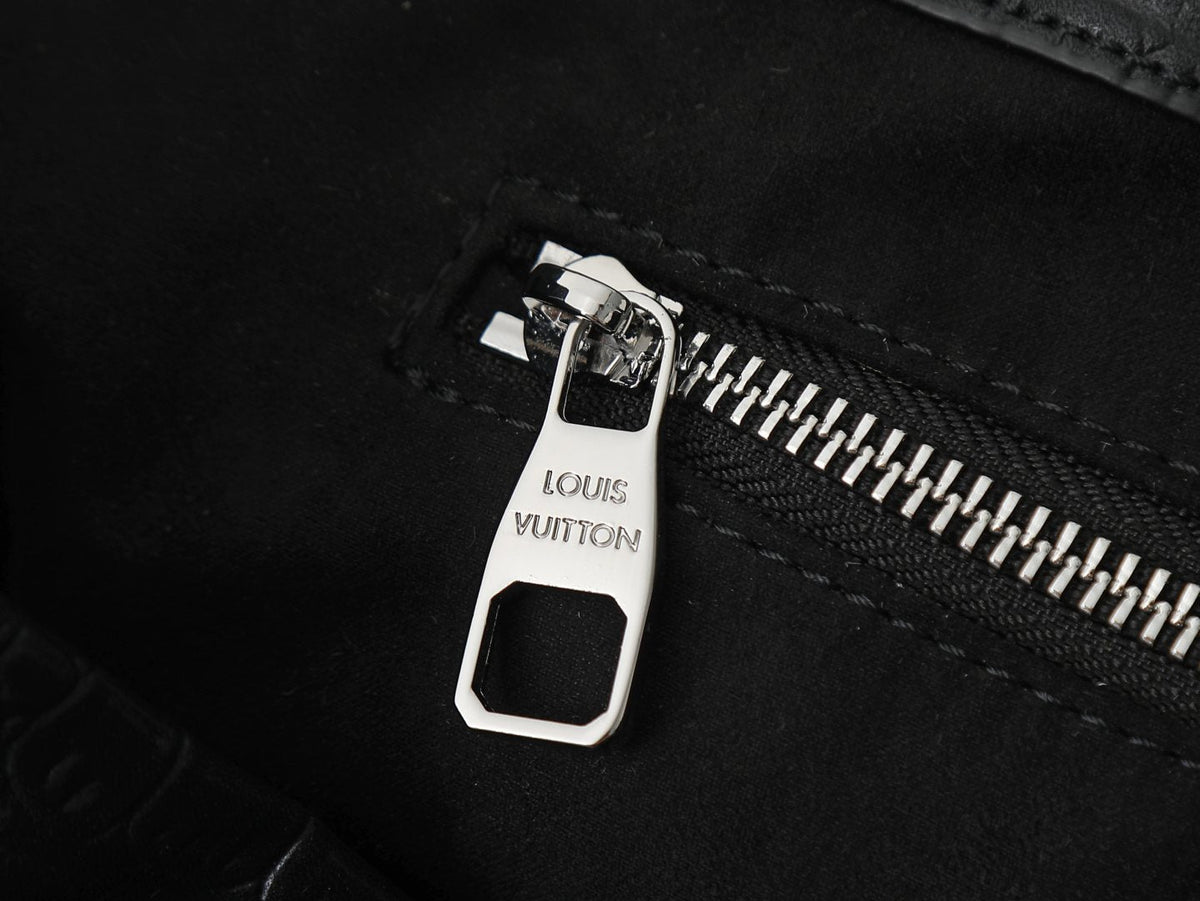 Louis Vuitton Shopper Tote Bag — detail
