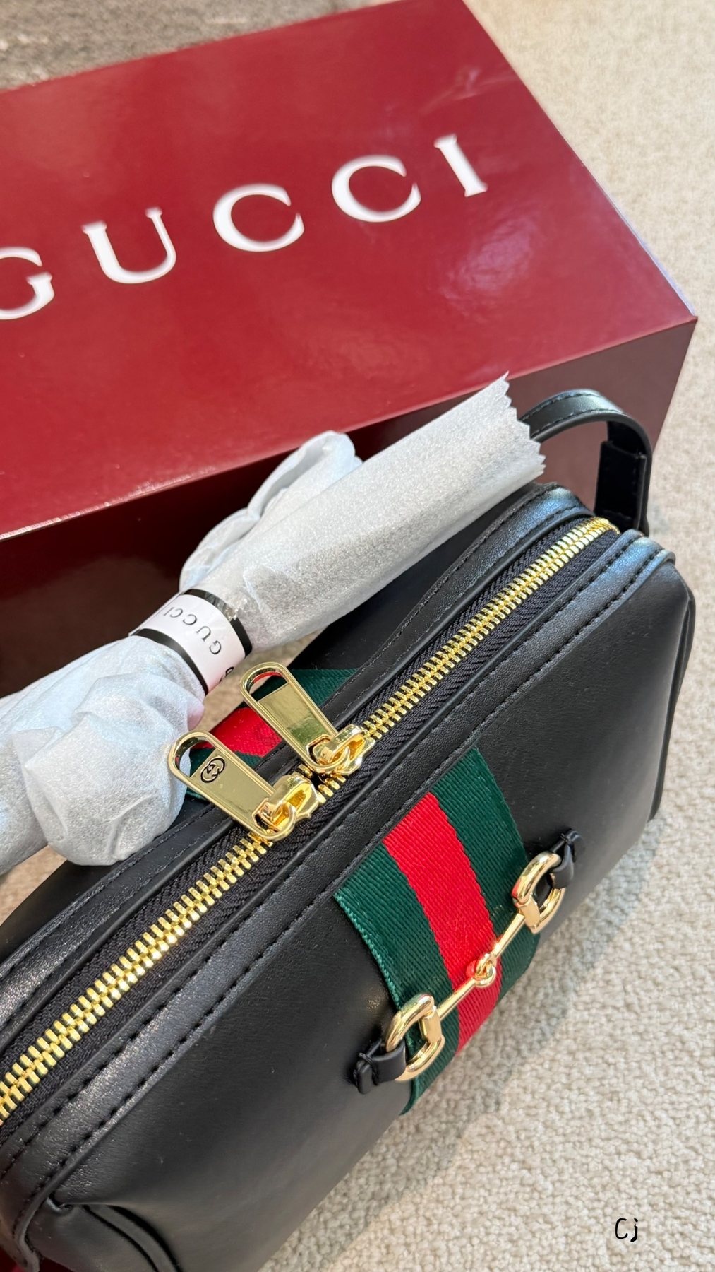 Gucci Horsebit Top-Handle Camera Bag — detail