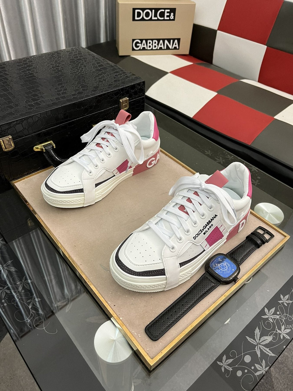 Dolce & Gabbana Contrast-Trim Lace-Up Sneakers — front