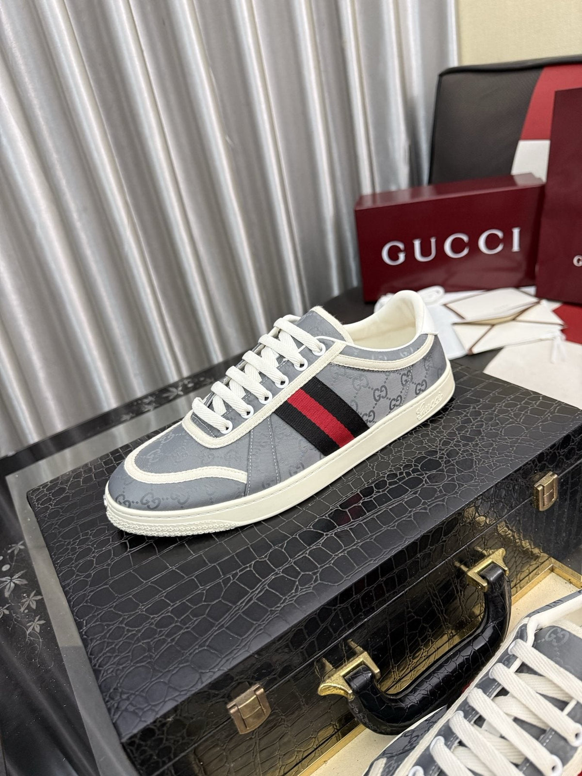 Gucci Striped Low-Top Sneakers — front