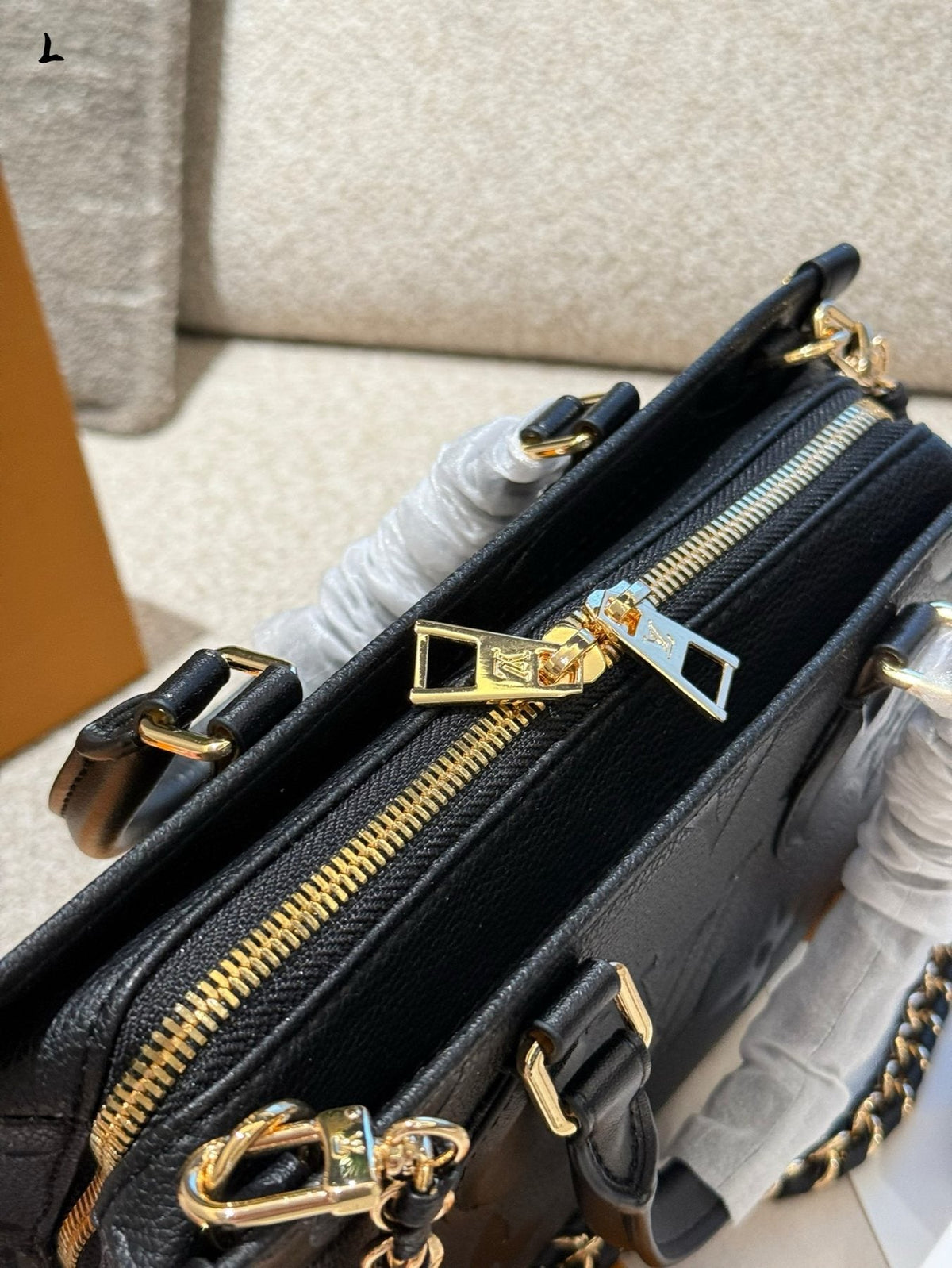 Louis Vuitton OnTheGo Horizontal Monogram Tote — detail