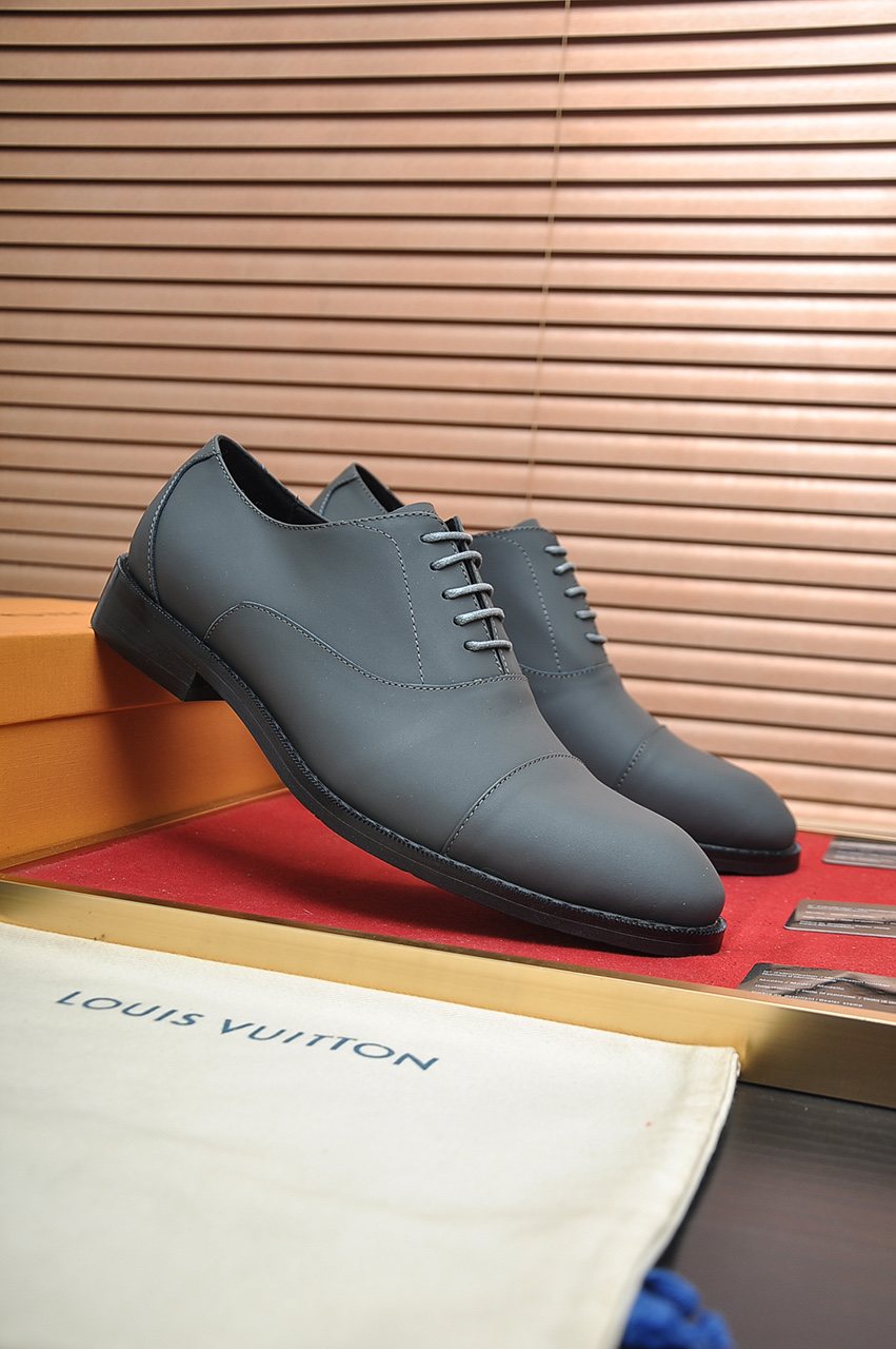 Louis Vuitton Cap-Toe Lace-Up Dress Shoes — front