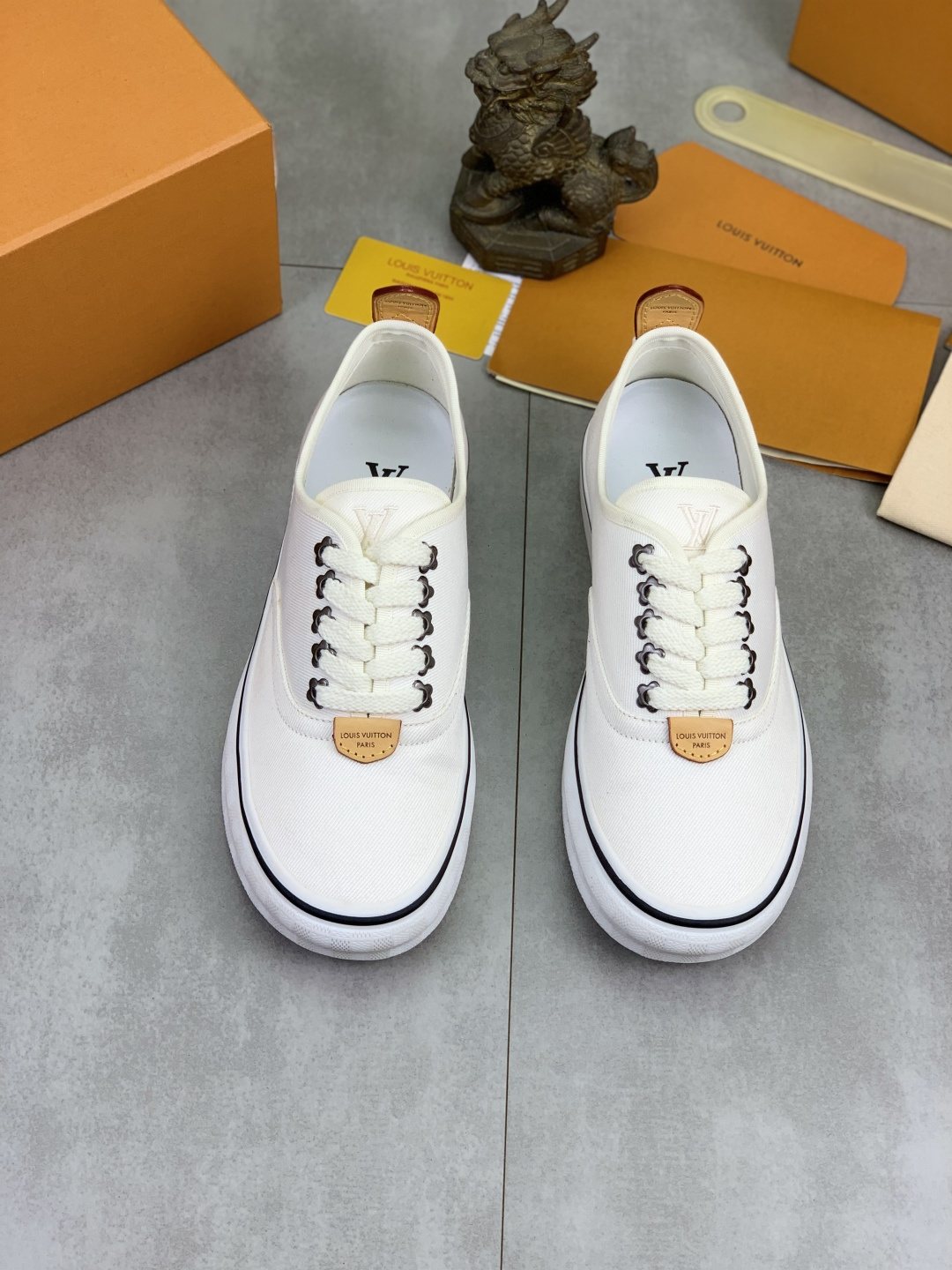 Louis Vuitton Run 2.0 Low-Top Sneakers — hero