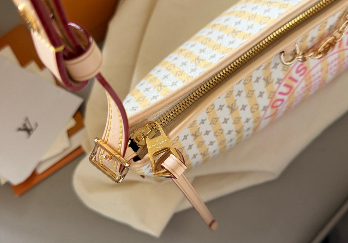 Louis Vuitton Carryall Monogram Canvas Shoulder Bag — detail