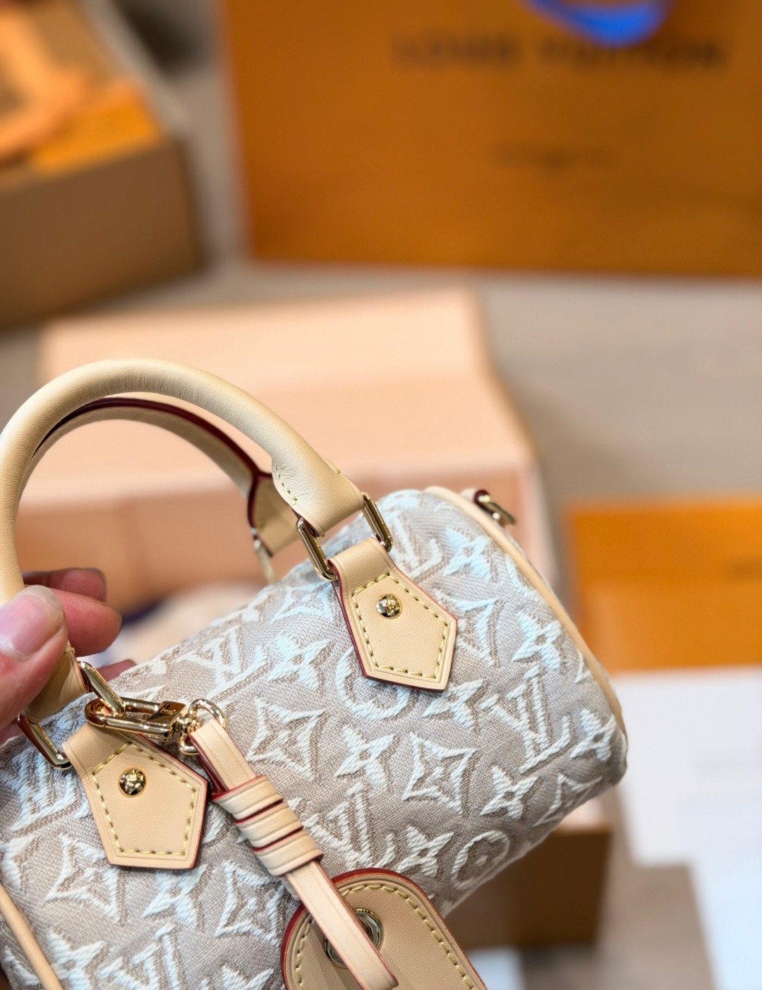 Louis Vuitton Speedy Bandoulière Monogram Empreinte Barrel Bag — detail
