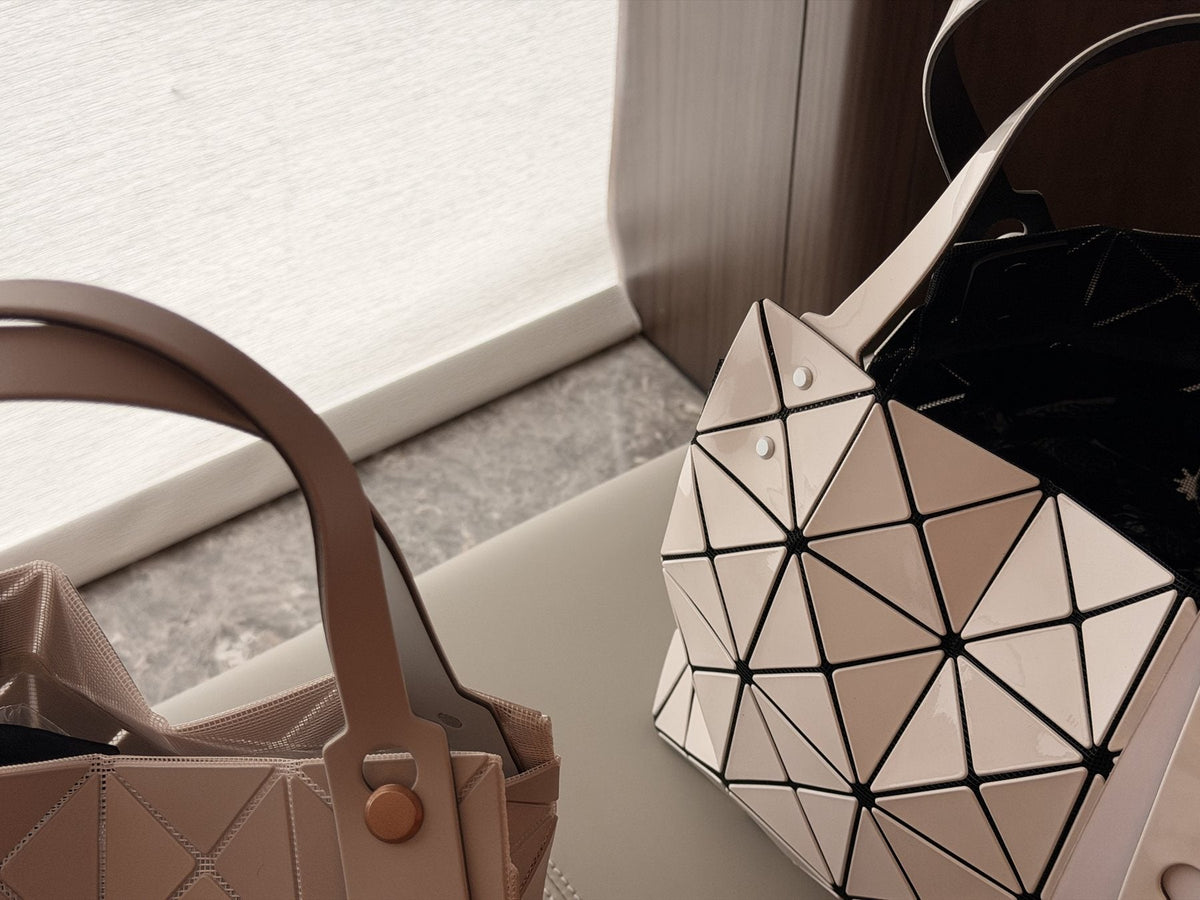 BAO BAO Carat Triangular-Panel Tote — detail