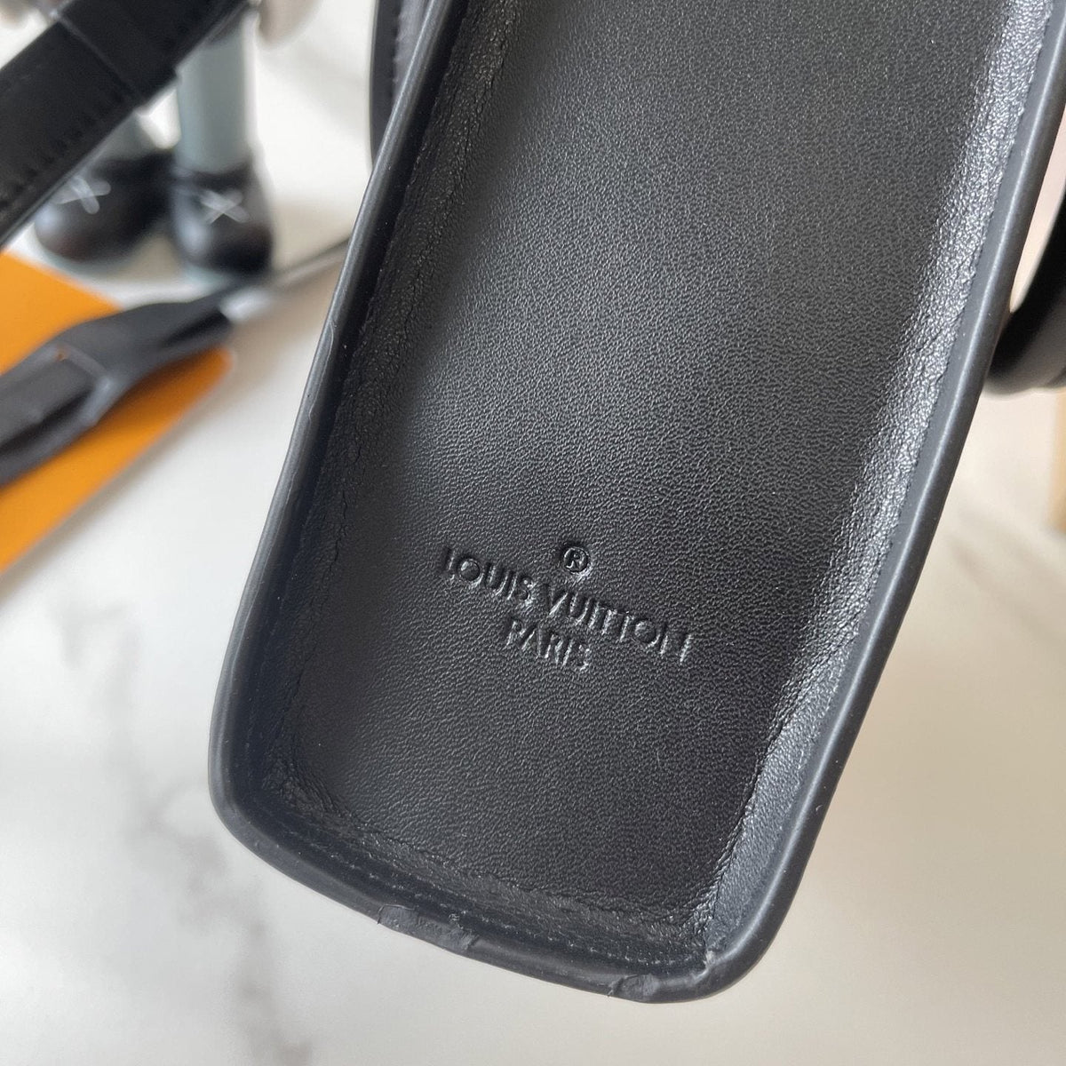 Louis Vuitton Sac Plat Monogram Tote Bag — detail