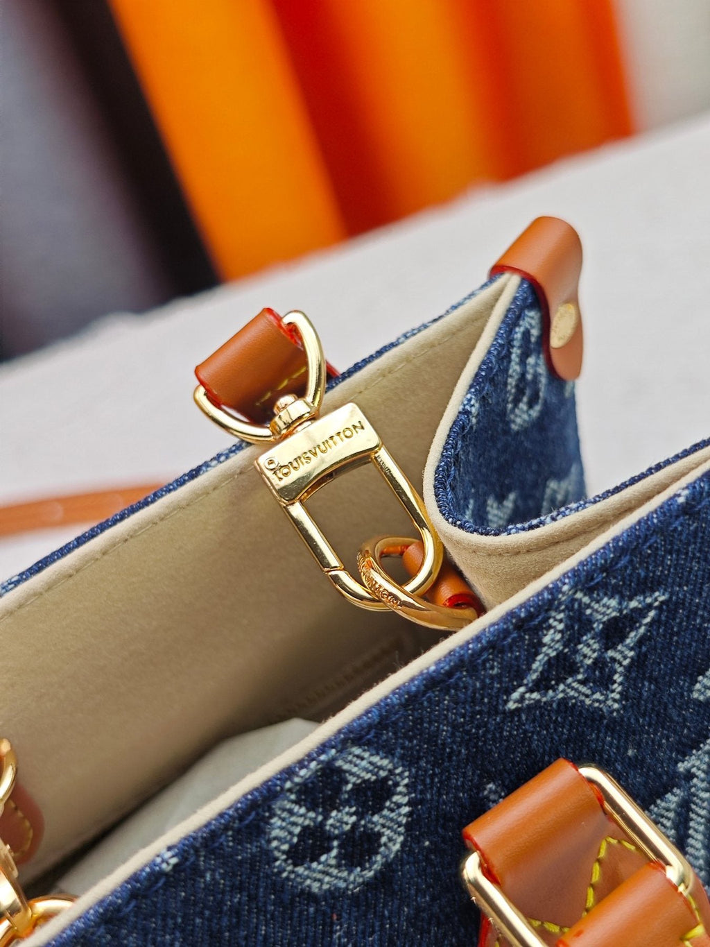 Louis Vuitton OnTheGo Patterned Tote with Round Pouch — detail