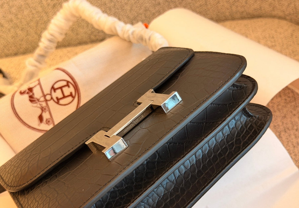 Hermès H-Clasp Flap Shoulder Bag — detail