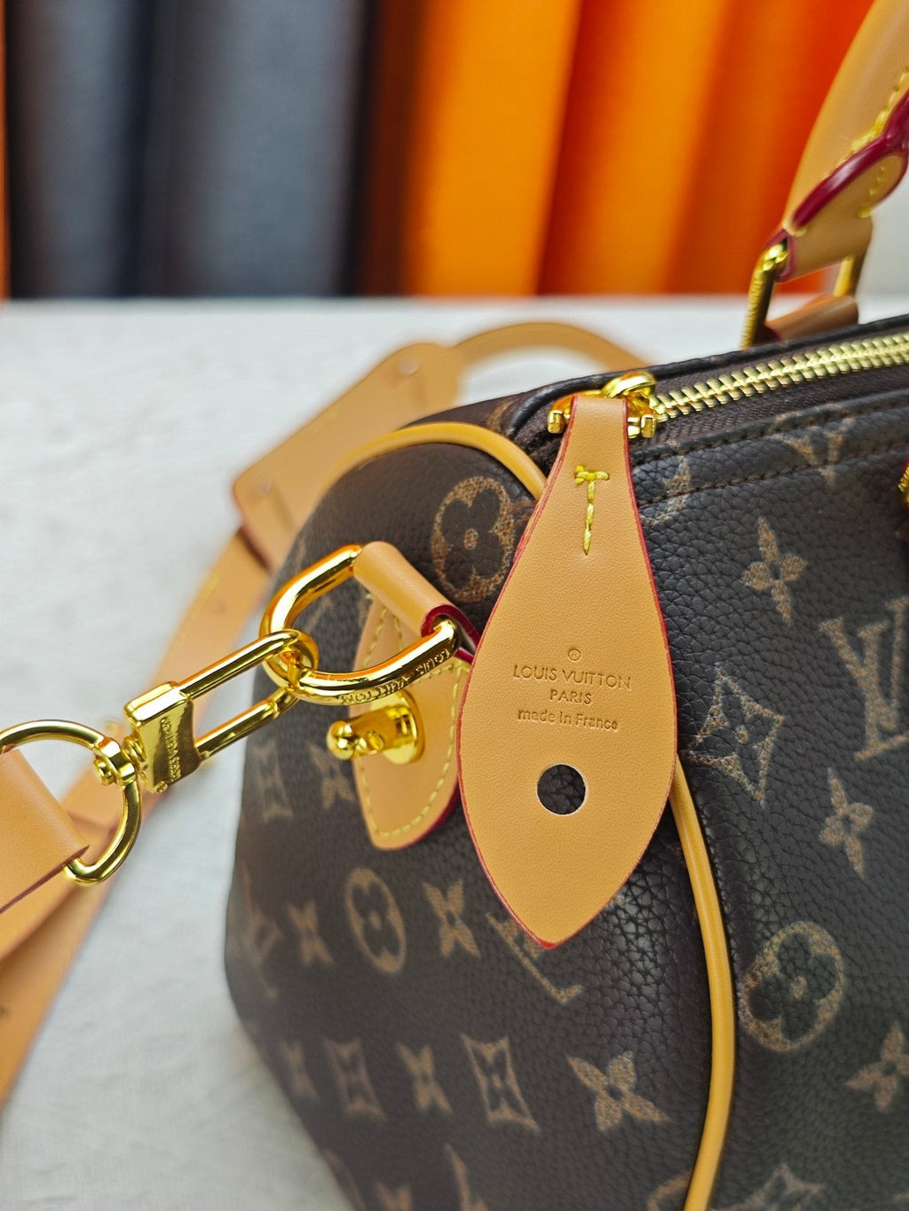 Louis Vuitton Speedy Bandoulière Monogram Boston Bag — detail