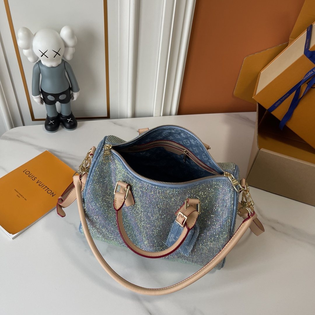 Louis Vuitton Speedy Bandoulière Crystal-Embellished Boston Bag — detail