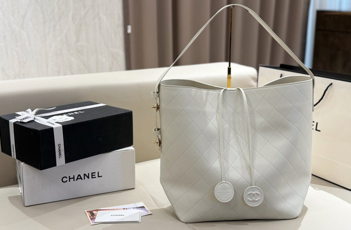 Chanel Diamond-Quilted Bucket Shoulder Bag — front